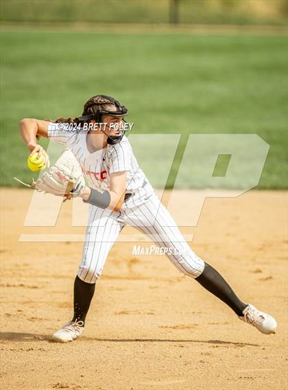 Thumbnail 1 in Platte County vs Lincoln Southeast (Monarch Invitational) photogallery.
