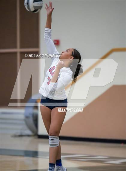 Thumbnail 1 in San Joaquin Memorial vs Tulare Union (Patriot Varsity Tournament) photogallery.