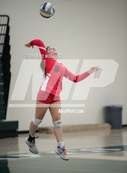 Thumbnail 3 in San Joaquin Memorial vs Tulare Union (Patriot Varsity Tournament) photogallery.