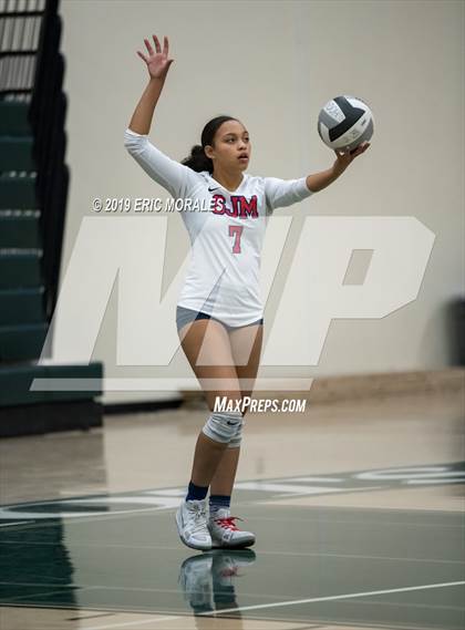 Thumbnail 2 in San Joaquin Memorial vs Tulare Union (Patriot Varsity Tournament) photogallery.