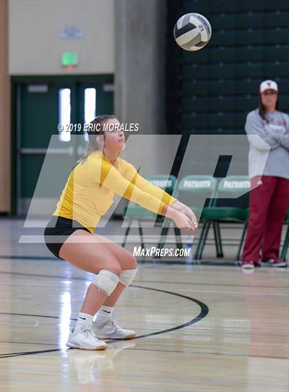 Thumbnail 2 in San Joaquin Memorial vs Tulare Union (Patriot Varsity Tournament) photogallery.
