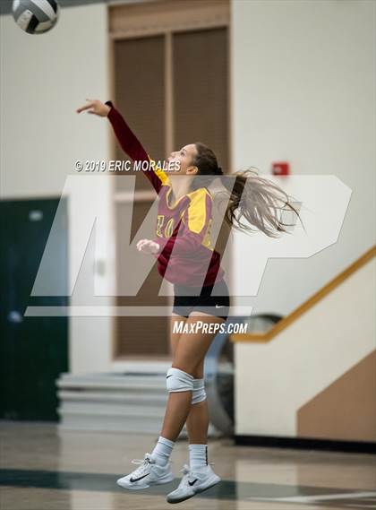 Thumbnail 2 in San Joaquin Memorial vs Tulare Union (Patriot Varsity Tournament) photogallery.