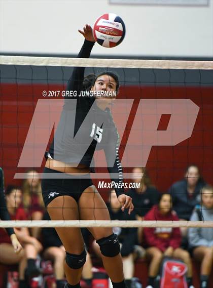 Thumbnail 1 in Windsor vs Drake (Jamboree) photogallery.