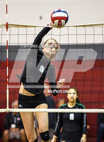 Thumbnail 2 in Windsor vs Drake (Jamboree) photogallery.