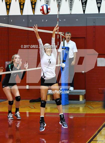 Thumbnail 1 in Windsor vs Drake (Jamboree) photogallery.