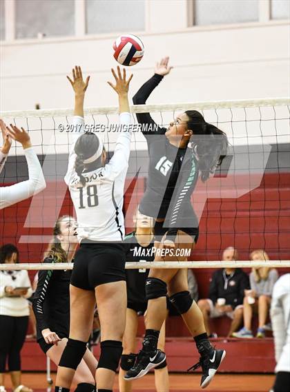 Thumbnail 2 in Windsor vs Drake (Jamboree) photogallery.