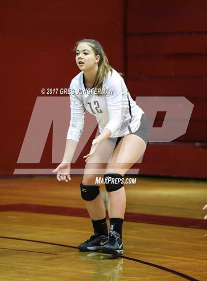 Thumbnail 1 in Windsor vs Drake (Jamboree) photogallery.