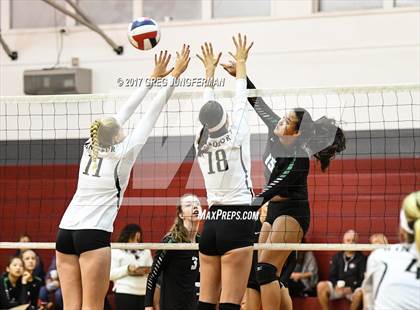 Thumbnail 3 in Windsor vs Drake (Jamboree) photogallery.