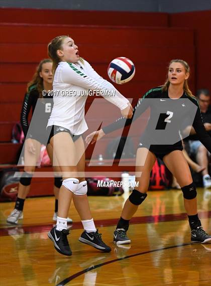 Thumbnail 2 in Windsor vs Drake (Jamboree) photogallery.