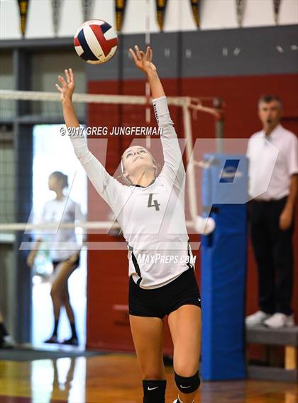 Thumbnail 2 in Windsor vs Drake (Jamboree) photogallery.