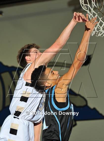 Thumbnail 3 in Palos Verdes Peninsula vs. Foothill (MaxPreps Holiday Classic) photogallery.