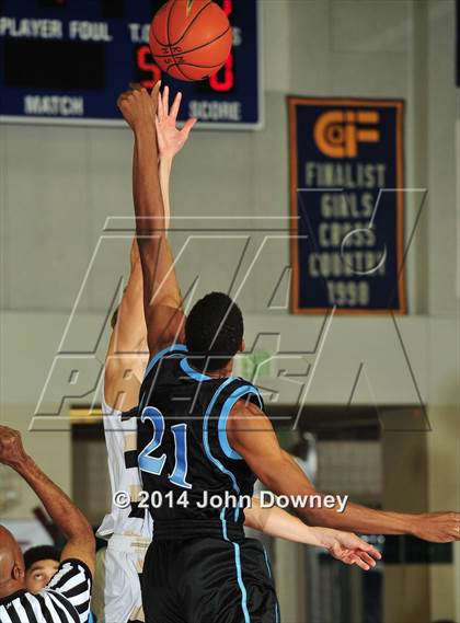 Thumbnail 1 in Palos Verdes Peninsula vs. Foothill (MaxPreps Holiday Classic) photogallery.