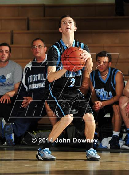 Thumbnail 2 in Palos Verdes Peninsula vs. Foothill (MaxPreps Holiday Classic) photogallery.