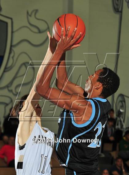 Thumbnail 2 in Palos Verdes Peninsula vs. Foothill (MaxPreps Holiday Classic) photogallery.