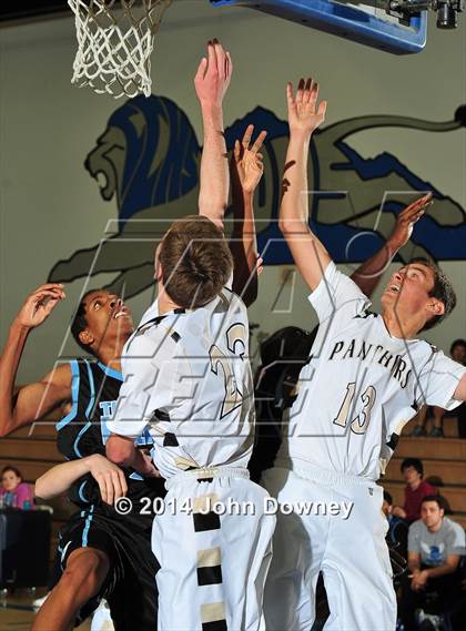 Thumbnail 1 in Palos Verdes Peninsula vs. Foothill (MaxPreps Holiday Classic) photogallery.
