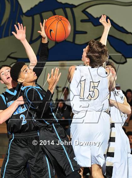 Thumbnail 2 in Palos Verdes Peninsula vs. Foothill (MaxPreps Holiday Classic) photogallery.