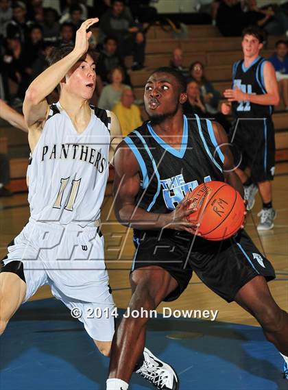 Thumbnail 2 in Palos Verdes Peninsula vs. Foothill (MaxPreps Holiday Classic) photogallery.