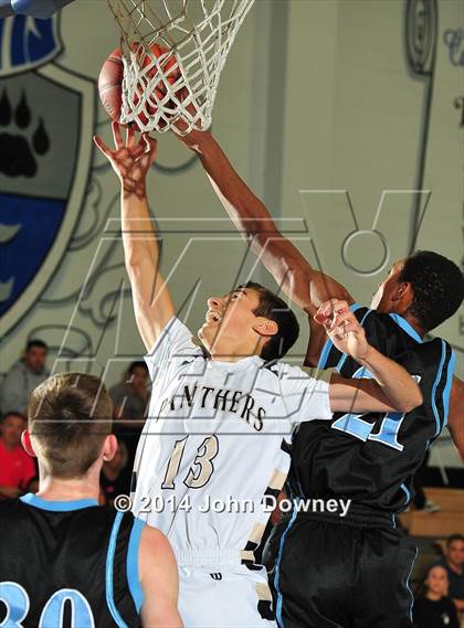 Thumbnail 1 in Palos Verdes Peninsula vs. Foothill (MaxPreps Holiday Classic) photogallery.