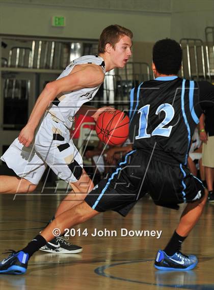 Thumbnail 2 in Palos Verdes Peninsula vs. Foothill (MaxPreps Holiday Classic) photogallery.