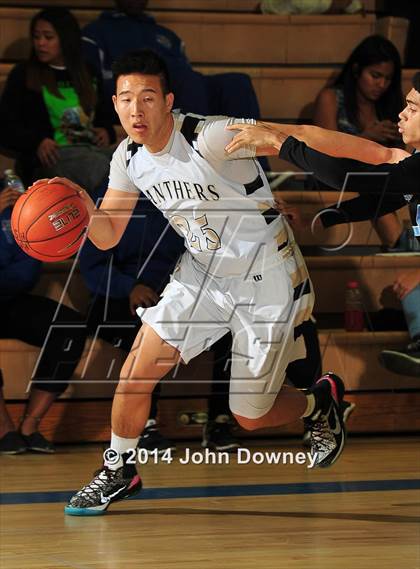 Thumbnail 2 in Palos Verdes Peninsula vs. Foothill (MaxPreps Holiday Classic) photogallery.