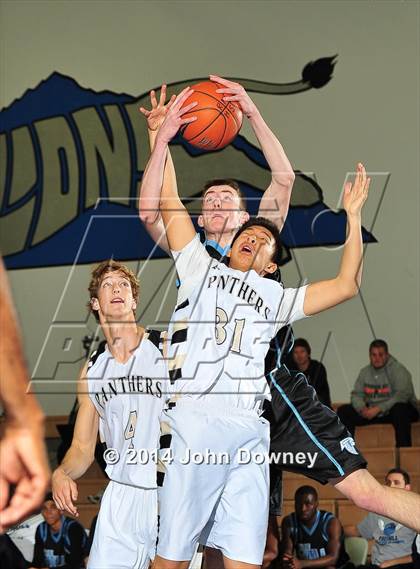 Thumbnail 2 in Palos Verdes Peninsula vs. Foothill (MaxPreps Holiday Classic) photogallery.