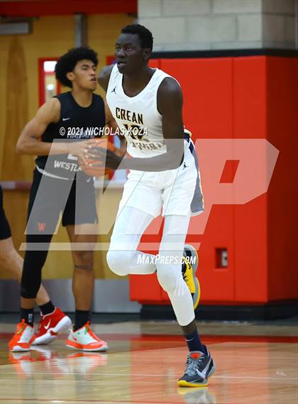 Thumbnail 3 in Crean Lutheran vs. Harvard-Westlake (Rolling Hills State Preview) photogallery.