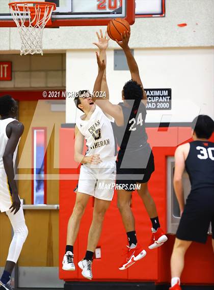 Thumbnail 3 in Crean Lutheran vs. Harvard-Westlake (Rolling Hills State Preview) photogallery.