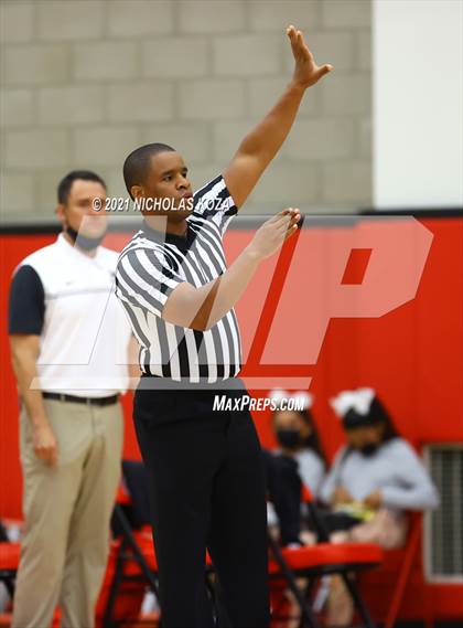 Thumbnail 3 in Crean Lutheran vs. Harvard-Westlake (Rolling Hills State Preview) photogallery.
