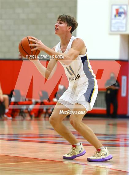 Thumbnail 2 in Crean Lutheran vs. Harvard-Westlake (Rolling Hills State Preview) photogallery.