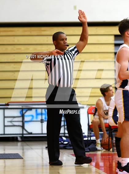 Thumbnail 2 in Crean Lutheran vs. Harvard-Westlake (Rolling Hills State Preview) photogallery.