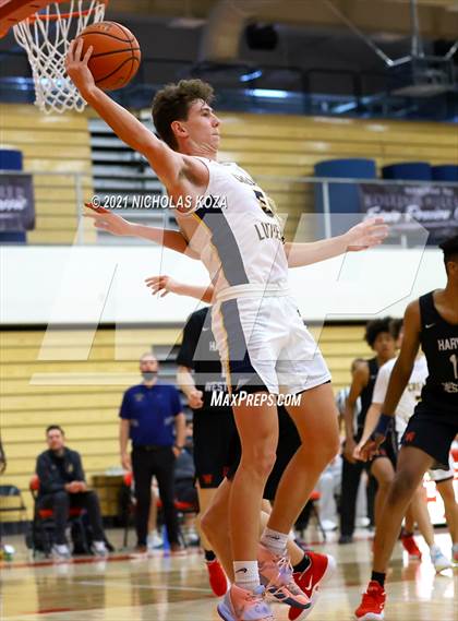 Thumbnail 2 in Crean Lutheran vs. Harvard-Westlake (Rolling Hills State Preview) photogallery.