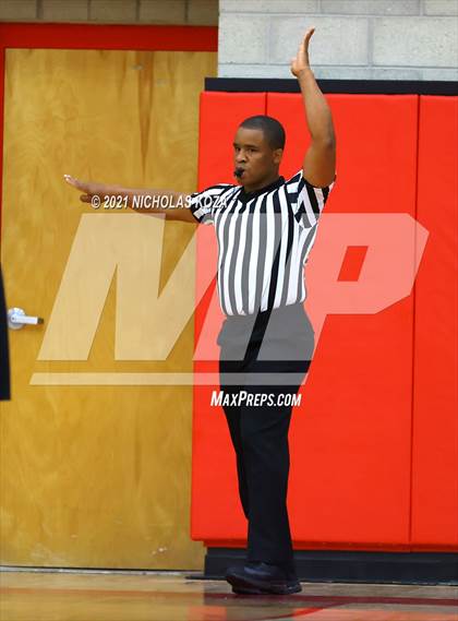 Thumbnail 3 in Crean Lutheran vs. Harvard-Westlake (Rolling Hills State Preview) photogallery.
