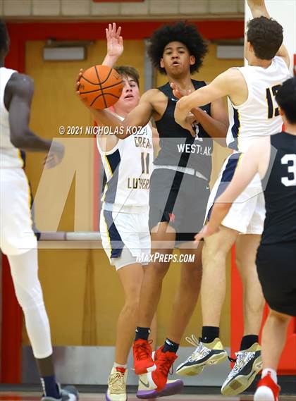 Thumbnail 2 in Crean Lutheran vs. Harvard-Westlake (Rolling Hills State Preview) photogallery.