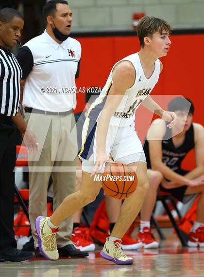 Thumbnail 3 in Crean Lutheran vs. Harvard-Westlake (Rolling Hills State Preview) photogallery.