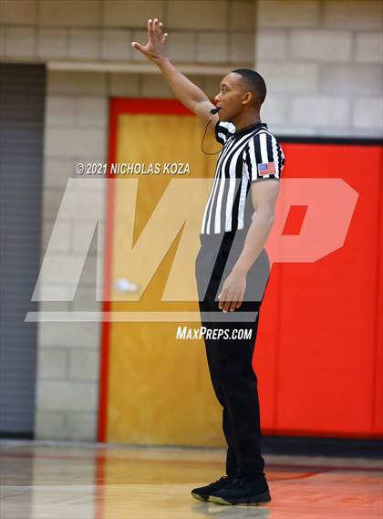 Thumbnail 3 in Crean Lutheran vs. Harvard-Westlake (Rolling Hills State Preview) photogallery.