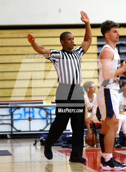 Thumbnail 1 in Crean Lutheran vs. Harvard-Westlake (Rolling Hills State Preview) photogallery.