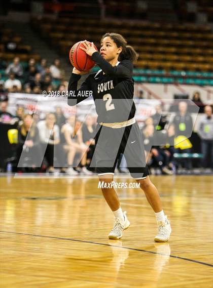 Thumbnail 2 in Pueblo South vs. Evergreen (CHSAA 4A Final) photogallery.