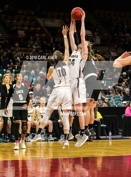Thumbnail 3 in Pueblo South vs. Evergreen (CHSAA 4A Final) photogallery.
