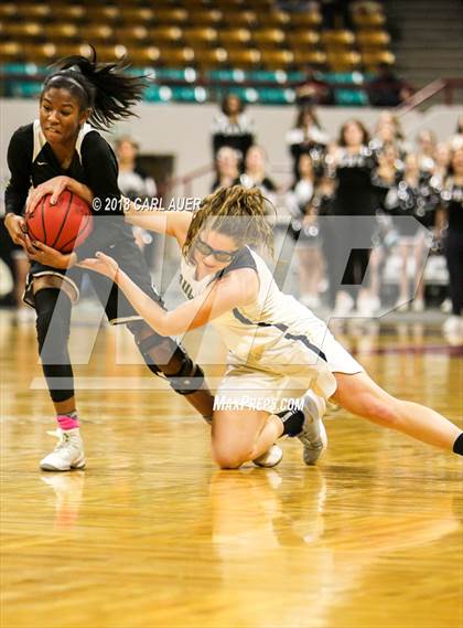 Thumbnail 2 in Pueblo South vs. Evergreen (CHSAA 4A Final) photogallery.