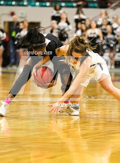 Thumbnail 3 in Pueblo South vs. Evergreen (CHSAA 4A Final) photogallery.