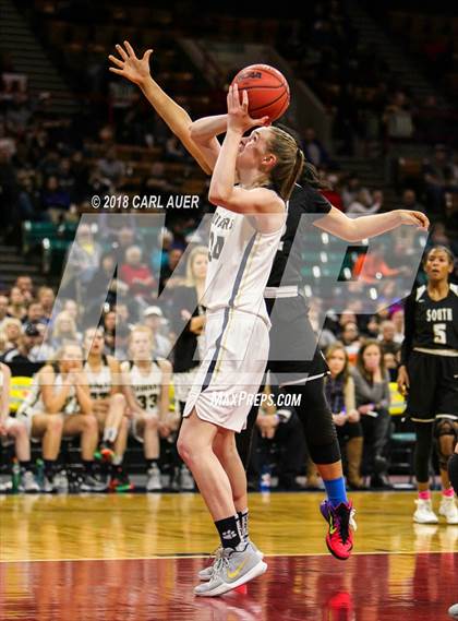 Thumbnail 2 in Pueblo South vs. Evergreen (CHSAA 4A Final) photogallery.