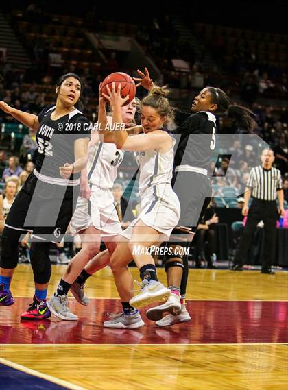 Thumbnail 2 in Pueblo South vs. Evergreen (CHSAA 4A Final) photogallery.