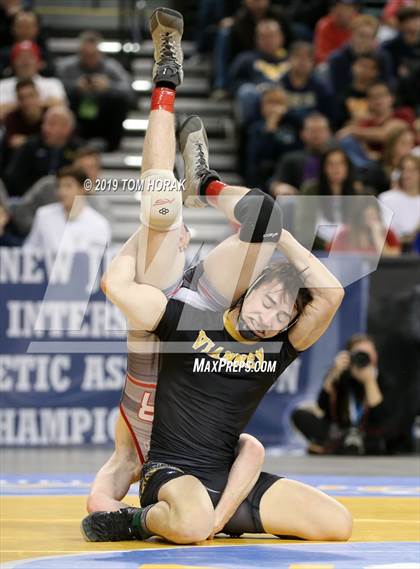 Thumbnail 3 in NJSIAA Wrestling Championships (Finals) photogallery.
