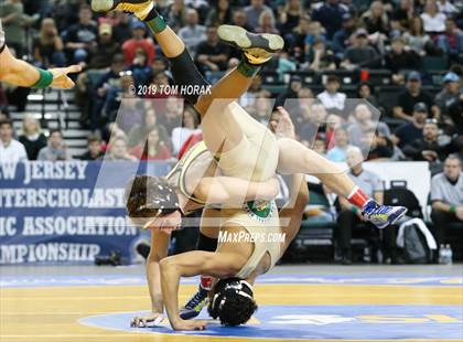 Thumbnail 3 in NJSIAA Wrestling Championships (Finals) photogallery.