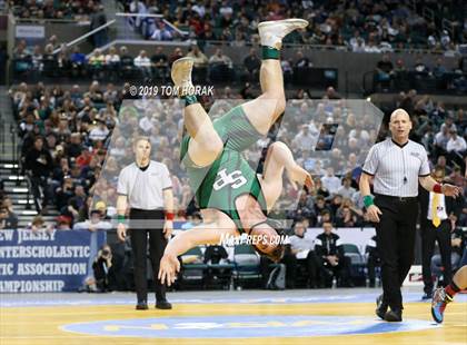 Thumbnail 2 in NJSIAA Wrestling Championships (Finals) photogallery.