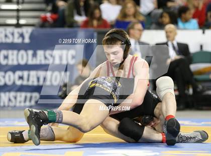 Thumbnail 1 in NJSIAA Wrestling Championships (Finals) photogallery.