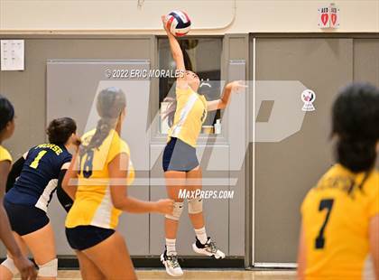 Thumbnail 2 in Morse vs Monte Vista (Monte Vista Invitational) photogallery.