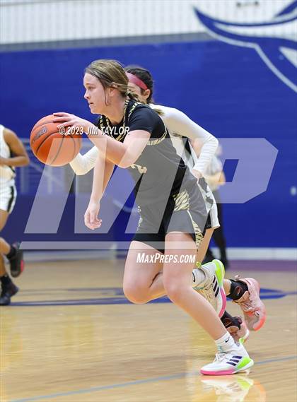 Thumbnail 1 in Martin vs. Rider (Weatherford Raising Cane Christmas Classic) photogallery.