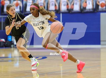Thumbnail 1 in Martin vs. Rider (Weatherford Raising Cane Christmas Classic) photogallery.