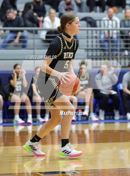 Thumbnail 2 in Martin vs. Rider (Weatherford Raising Cane Christmas Classic) photogallery.